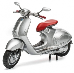 16885S  Vespa 946 BELLISSIMA 2014 Silver 1:18